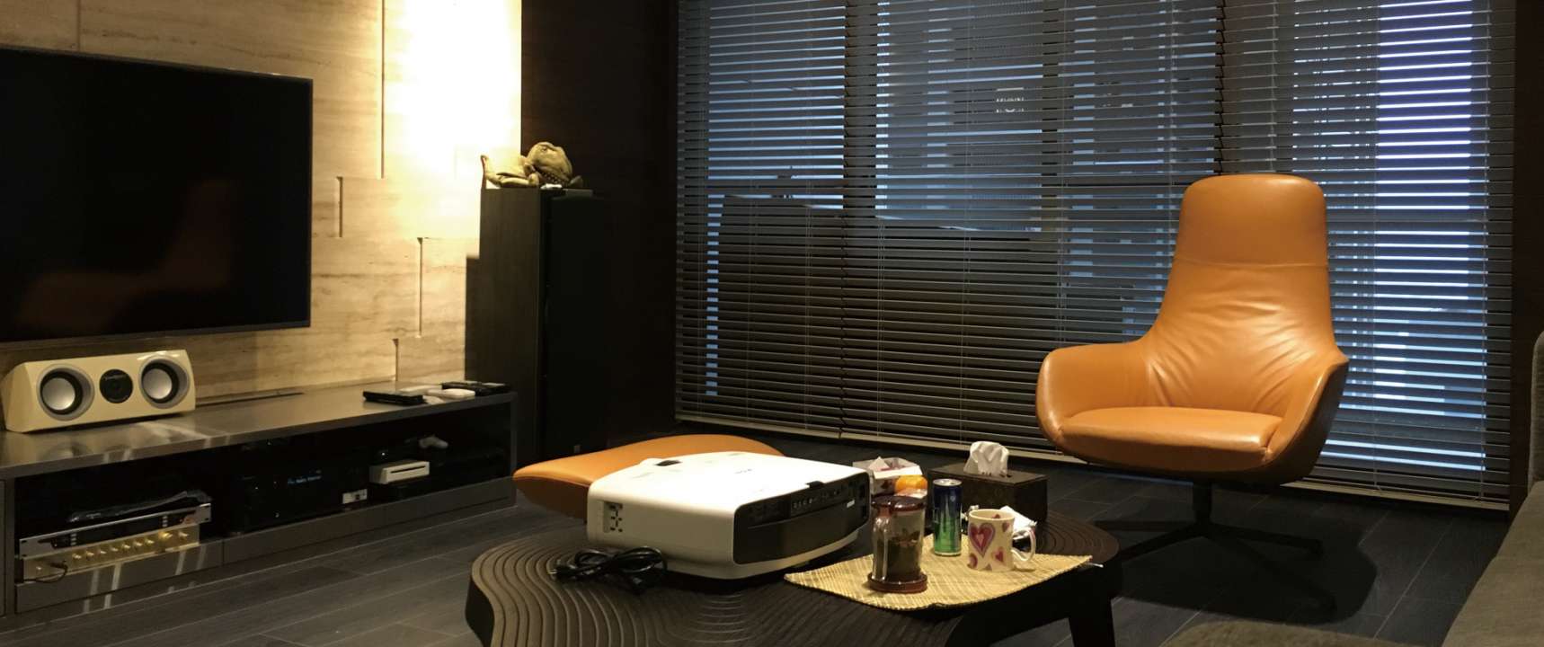 Audio-Visual Room｜