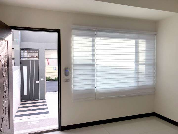 Seda Double Roller Blinds　Silky Sheen Silver White Customized／Personalized Blinds & Shades Light Filtering Blinds & Shades Light-Regulating Blinds & Shades Motorized Blinds／Smart Blinds & Shades