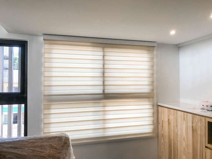 Sima Double Roller Blinds　Plain／Linen Linen Beige Customized／Personalized Blinds & Shades Light Filtering Blinds & Shades Motorized Blinds／Smart Blinds & Shades Light-Regulating Blinds & Shades