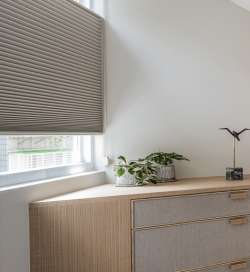 Honeycomb Shades／Cellular Shades - Celaro Honeycomb Shades　Blackout