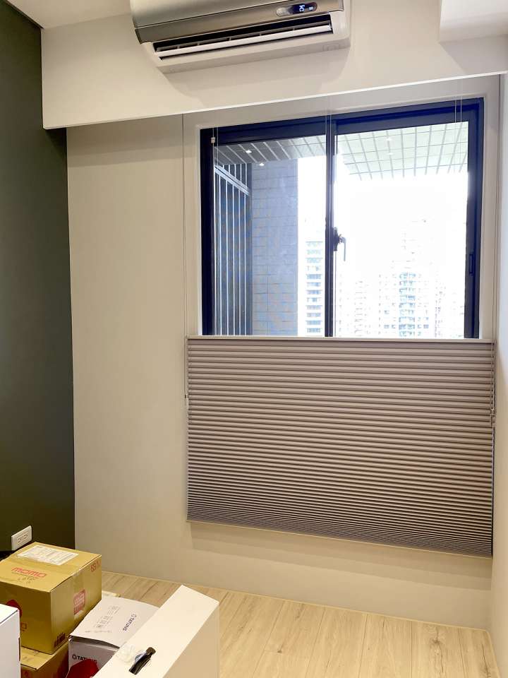 Coulisse Honeycomb Shades　Blackout HRG-0402 PITTSBURG Greige Heat Insulation Blinds & Shades Blackout Blinds & Shades Motorized Blinds／Smart Blinds & Shades