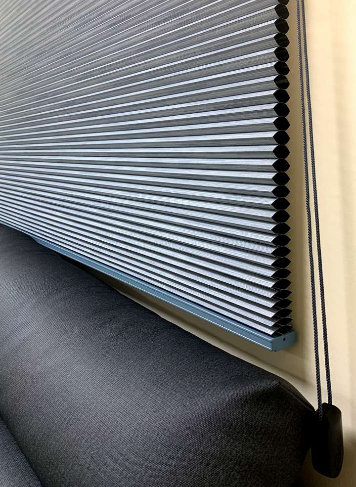 Vali  Honeycomb Shades　Blackout Horizontal Jean Blue  Heat Insulation Blinds & Shades Child Safety／Cordless Blinds & Shades Blackout Blinds & Shades Motorized Blinds／Smart Blinds & Shades