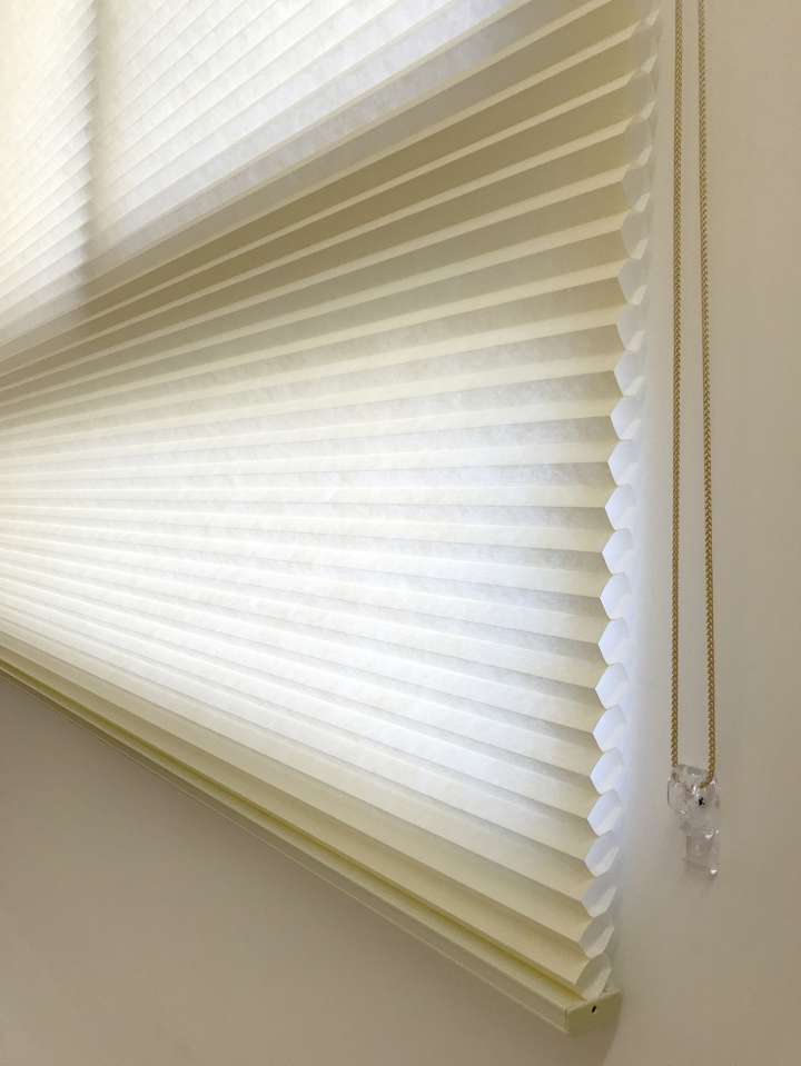 Vali Honeycomb Shades　Light Filtering Afterglow Heat Insulation Blinds & Shades Child Safety／Cordless Blinds & Shades Light Filtering Blinds & Shades Motorized Blinds／Smart Blinds & Shades