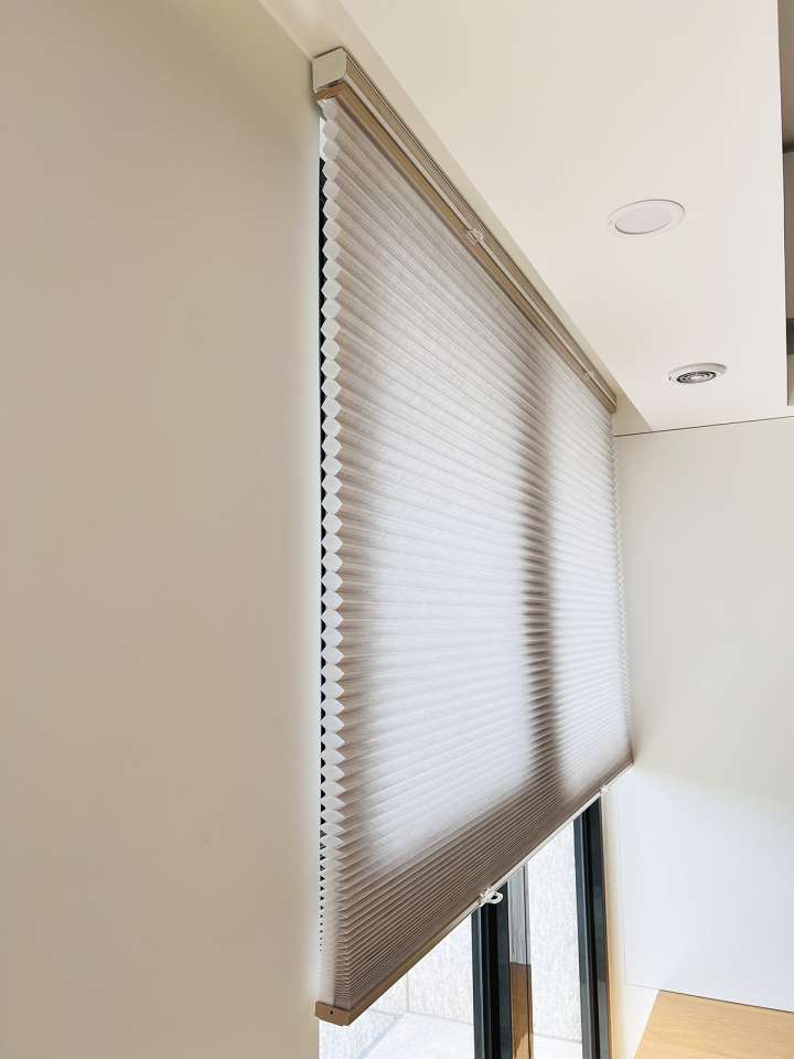 Vali Honeycomb Shades　Light Filtering Horizontal Sticks Stones Heat Insulation Blinds & Shades Child Safety／Cordless Blinds & Shades Light Filtering Blinds & Shades Motorized Blinds／Smart Blinds & Shades