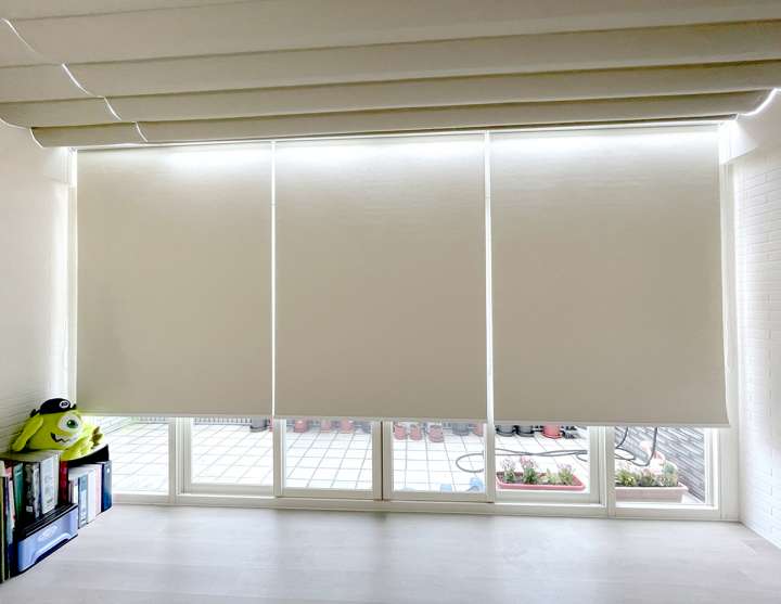 Emmi Roller Blinds　Texture Blackout Athena Beige Customized／Personalized Blinds & Shades Hydraulic Spring System／Spring Blinds Child Safety／Cordless Blinds & Shades Blackout Blinds & Shades Motorized Blinds／Smart Blinds & Shades