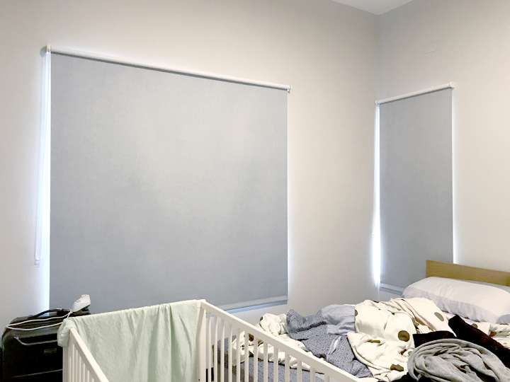 Emmi Roller Blinds　Texture Blackout Hampton Light Grey Hydraulic Spring System／Spring Blinds Child Safety／Cordless Blinds & Shades Motorized Blinds／Smart Blinds & Shades Customized Blinds & Shades Blackout Blinds & Shades