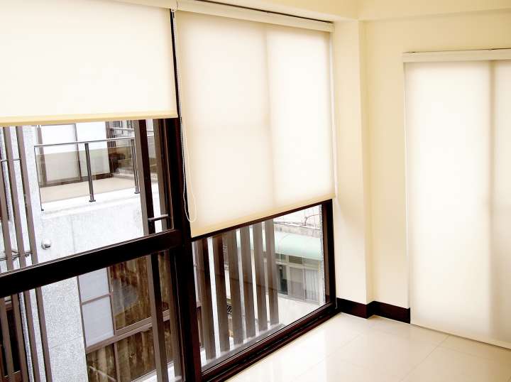 Tiken Roller Blinds　Plain Vanilla Custard Customized／Personalized Blinds & Shades Hydraulic Spring System／Spring Blinds Child Safety／Cordless Blinds & Shades Light Filtering Blinds & Shades Motorized Blinds／Smart Blinds & Shades