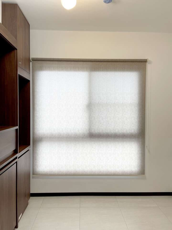 Zaiki Roller Blinds　Texture Como Latte Customized／Personalized Blinds & Shades Hydraulic Spring System／Spring Blinds Child Safety／Cordless Blinds & Shades Light Filtering Blinds & Shades Motorized Blinds／Smart Blinds & Shades