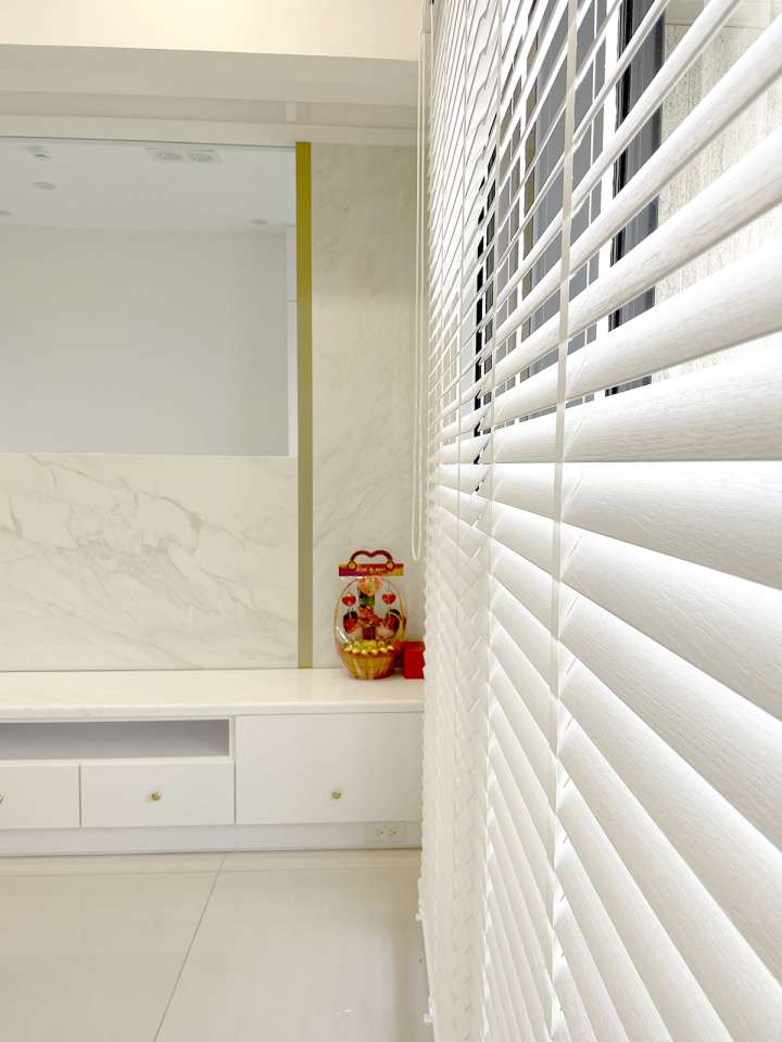 Pimu Venetian Blinds　Fauxwood 4061PF - Plain White Ventilated Blinds & Shades Waterproof Blinds & Shades Customized／Personalized Blinds & Shades Light Filtering Blinds & Shades Light-Regulating Blinds & Shades Motorized Blinds／Smart Blinds & Shades