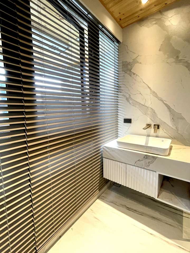 Pimu Venetian Blinds　Fauxwood 4063PF - Plain Khaki Ventilated Blinds & Shades Customized／Personalized Blinds & Shades Light Filtering Blinds & Shades Light-Regulating Blinds & Shades Motorized Blinds／Smart Blinds & Shades Waterproof Blinds & Shades