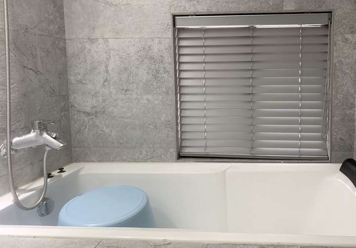 Pimu Venetian Blinds　Fauxwood 4064PF - Plain Gray Ventilated Blinds & Shades Waterproof Blinds & Shades Customized／Personalized Blinds & Shades Light Filtering Blinds & Shades Light-Regulating Blinds & Shades Motorized Blinds／Smart Blinds & Shades