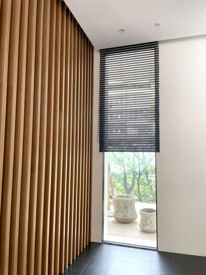 Pimu Venetian Blinds　Fauxwood 4066PF - Plain Midnight Gray Ventilated Blinds & Shades Waterproof Blinds & Shades Customized／Personalized Blinds & Shades Light Filtering Blinds & Shades Light-Regulating Blinds & Shades Motorized Blinds／Smart Blinds & Shades