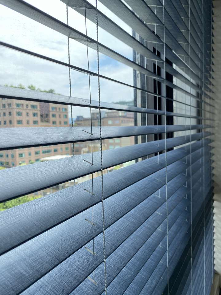 Pimu Venetian Blinds　Fauxwood 4081PF - Printed Denim Blue Ventilated Blinds & Shades Waterproof Blinds & Shades Customized／Personalized Blinds & Shades Light Filtering Blinds & Shades Light-Regulating Blinds & Shades Motorized Blinds／Smart Blinds & Shades