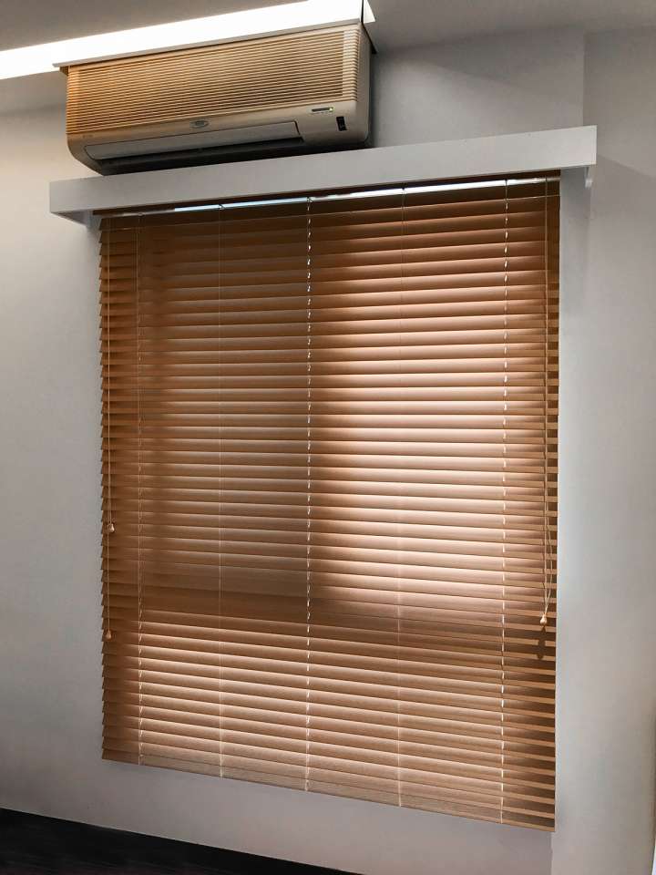 Pimu Venetian Blinds　Fauxwood DVB07 - Embossed Maple Ventilated Blinds & Shades Waterproof Blinds & Shades Customized／Personalized Blinds & Shades Light Filtering Blinds & Shades Motorized Blinds／Smart Blinds & Shades Light-Regulating Blinds & Shades