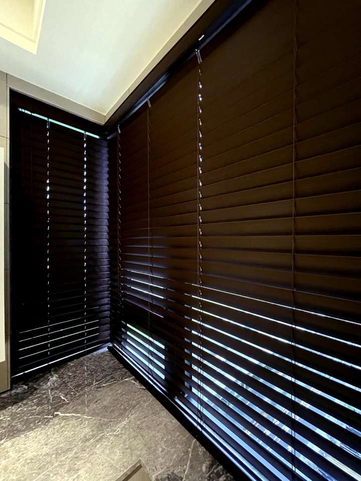 Pimu Venetian Blinds　Fauxwood DVB22 - Embossed Walnut Ventilated Blinds & Shades Waterproof Blinds & Shades Customized／Personalized Blinds & Shades Light Filtering Blinds & Shades Motorized Blinds／Smart Blinds & Shades Light-Regulating Blinds & Shades