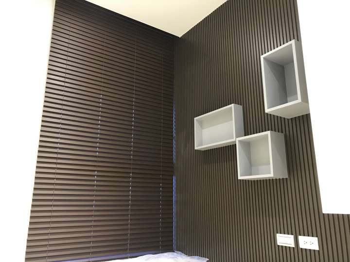 Pimu Venetian Blinds　Fauxwood DVB22 - Embossed Walnut Ventilated Blinds & Shades Waterproof Blinds & Shades Customized／Personalized Blinds & Shades Light Filtering Blinds & Shades Motorized Blinds／Smart Blinds & Shades Light-Regulating Blinds & Shades