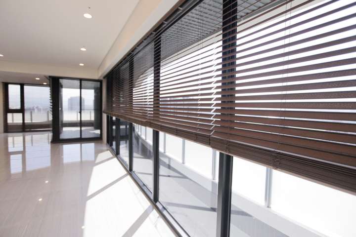 Fenla Fabric Venetian Blinds Choco Ventilated Blinds & Shades Semi-Transparent Blinds & Shades Light Filtering Blinds & Shades Light-Regulating Blinds & Shades Motorized Blinds／Smart Blinds & Shades