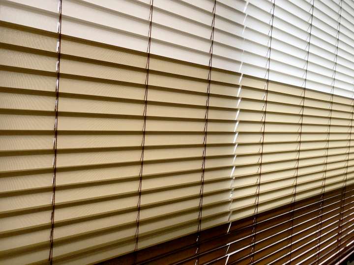 Fenla Fabric Venetian Blinds Latte Ventilated Blinds & Shades Semi-Transparent Blinds & Shades Light Filtering Blinds & Shades Light-Regulating Blinds & Shades Motorized Blinds／Smart Blinds & Shades