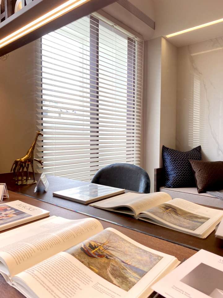 Fenla Fabric Venetian Blinds Pearl (Opaque) Ventilated Blinds & Shades Semi-Transparent Blinds & Shades Light Filtering Blinds & Shades Light-Regulating Blinds & Shades Motorized Blinds／Smart Blinds & Shades