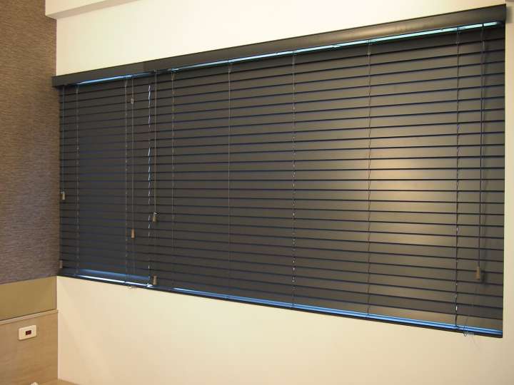 Pimu Venetian Blinds　Frosted Wood Solo SM50FW - Smoke Motorized Blinds／Smart Blinds & Shades Ventilated Blinds & Shades Light Filtering Blinds & Shades Light-Regulating Blinds & Shades Customized／Personalized Blinds & Shades