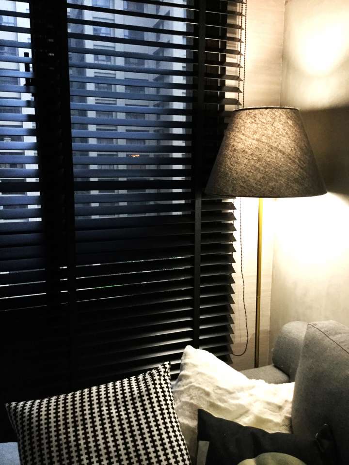 Lavelle Venetian Blinds　Wood 252 Black Ventilated Blinds & Shades Customized／Personalized Blinds & Shades Light Filtering Blinds & Shades Light-Regulating Blinds & Shades Motorized Blinds／Smart Blinds & Shades