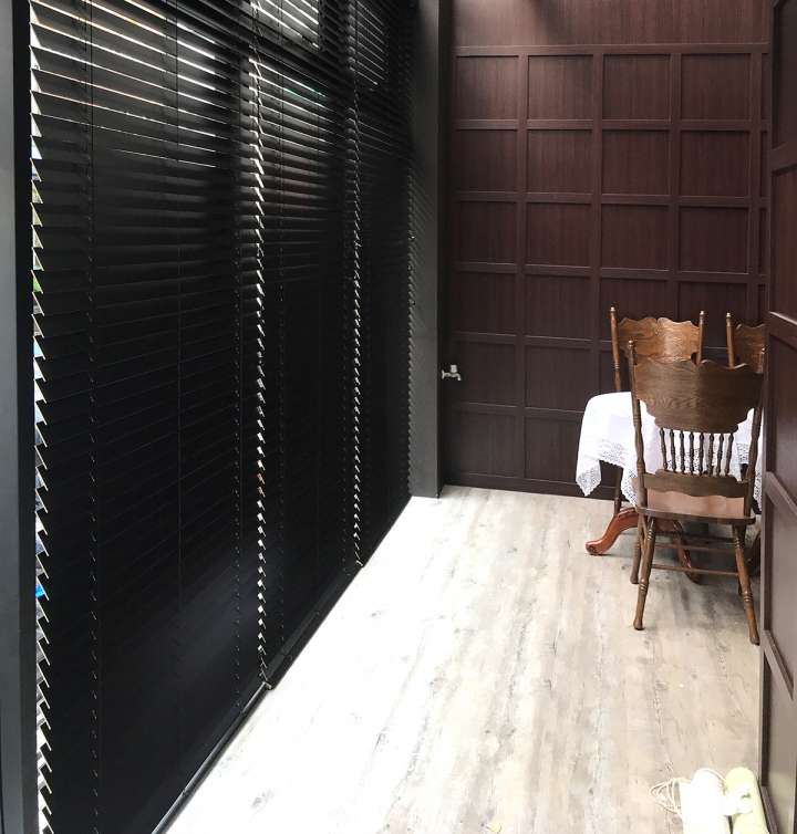 Lavelle Venetian Blinds　Wood 252 Black Ventilated Blinds & Shades Customized／Personalized Blinds & Shades Light Filtering Blinds & Shades Light-Regulating Blinds & Shades Motorized Blinds／Smart Blinds & Shades