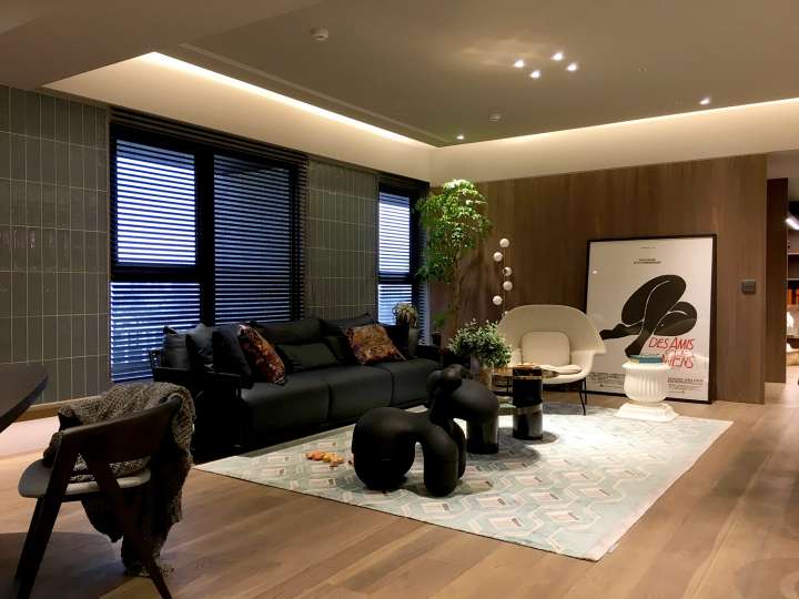 Lavelle Venetian Blinds　Wood E37 - Ebony Ventilated Blinds & Shades Customized／Personalized Blinds & Shades Light Filtering Blinds & Shades Light-Regulating Blinds & Shades Motorized Blinds／Smart Blinds & Shades