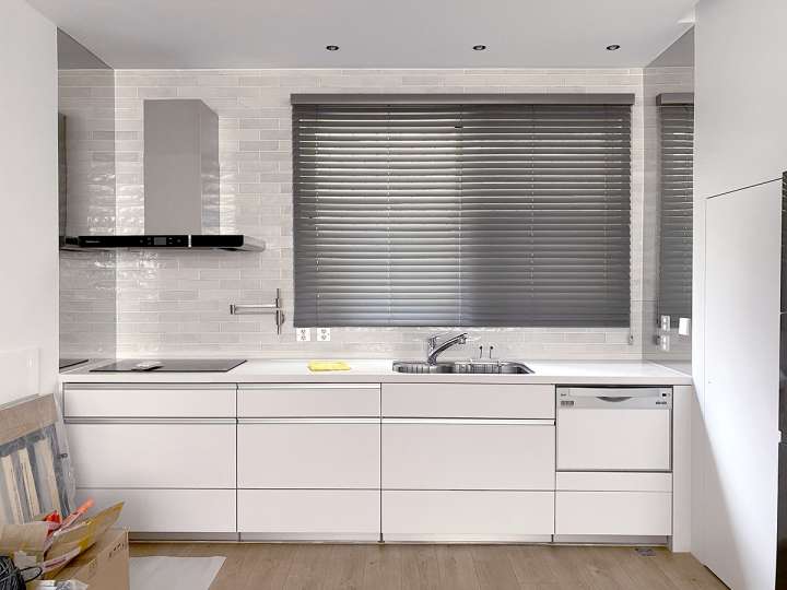 Lavelle Venetian Blinds　Wood 166 - Limestone Ventilated Blinds & Shades Customized／Personalized Blinds & Shades Light Filtering Blinds & Shades Light-Regulating Blinds & Shades Motorized Blinds／Smart Blinds & Shades