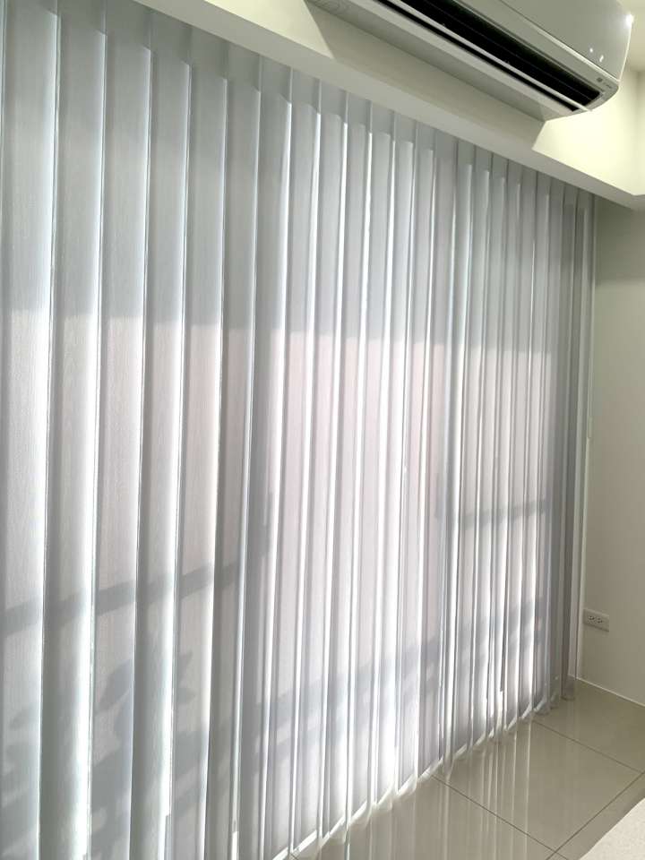 Eilus Vertical Blinds　Walk-through Granule Plaster Child Safety／Cordless Blinds & Shades Light Filtering Blinds & Shades Light-Regulating Blinds & Shades