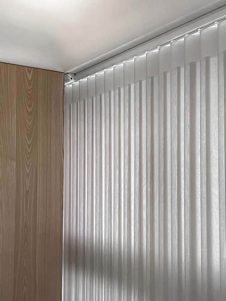 Eilus Vertical Blinds　Walk-through Granule Plaster Child Safety／Cordless Blinds & Shades Light Filtering Blinds & Shades Light-Regulating Blinds & Shades