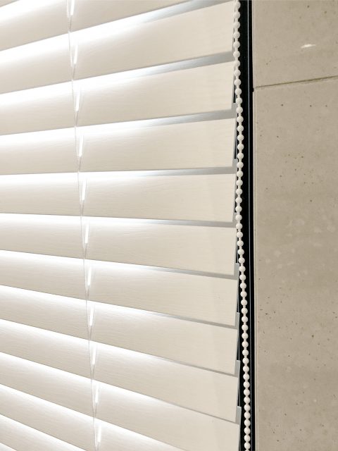 Wooden Venetian Blinds, waterproof roller blinds, waterproof blinds, water-resistant, Fauxwood Venetian Blinds, bathroom blinds, Aluminum Venetian Blinds