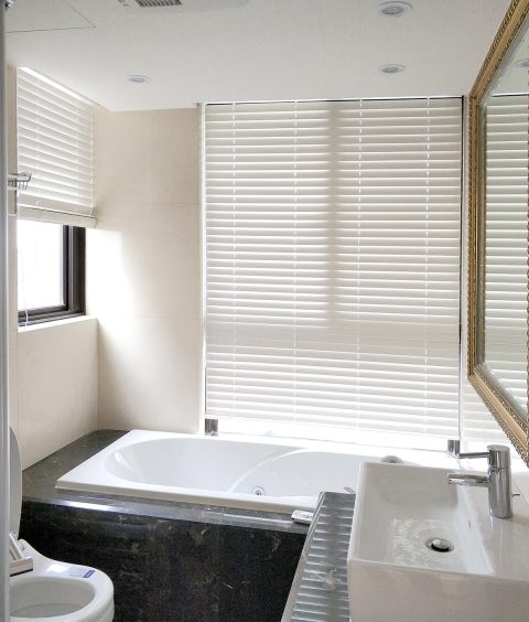 Wooden Venetian Blinds, waterproof roller blinds, waterproof blinds, water-resistant, Fauxwood Venetian Blinds, bathroom blinds, Aluminum Venetian Blinds